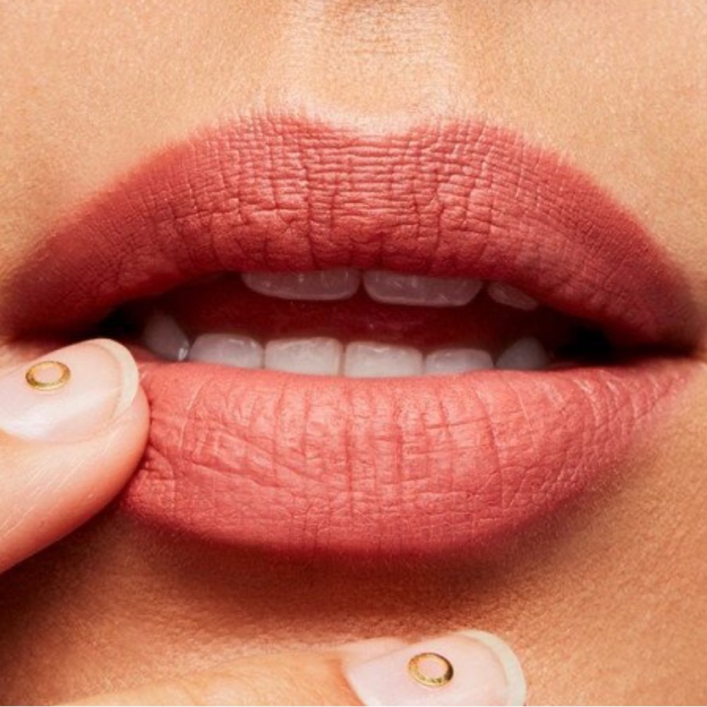 MAC Retro Matte Lipstick Runway Hit - Picture 14 of 16